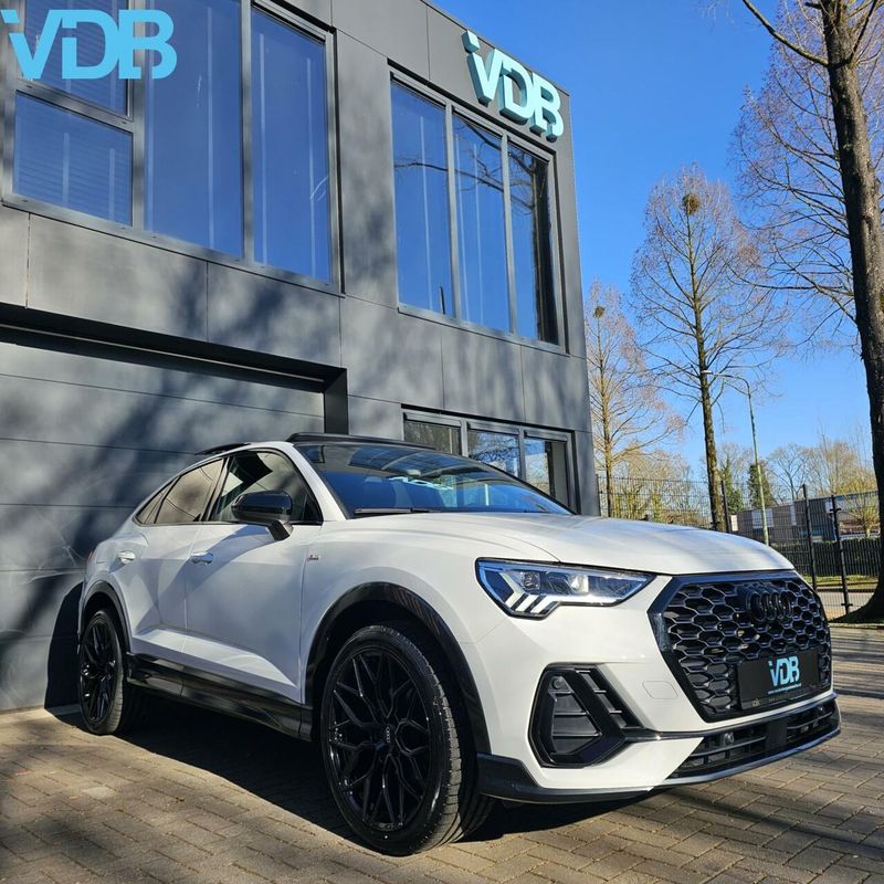 Vehicle Image 21