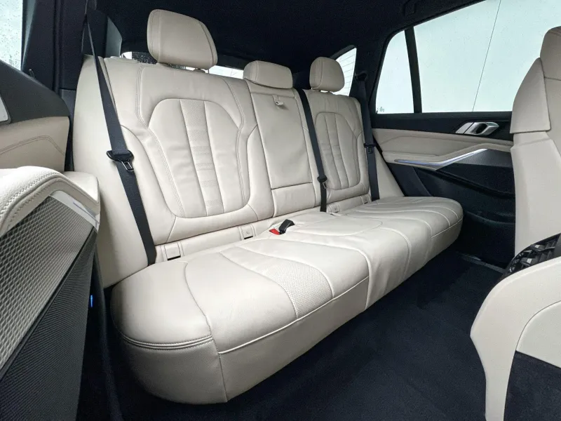 Vehicle Image 31