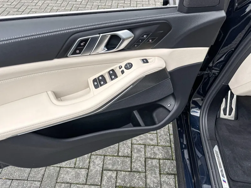 Vehicle Image 45