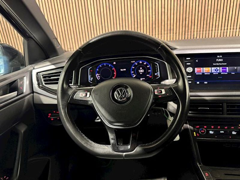 Vehicle Image 17