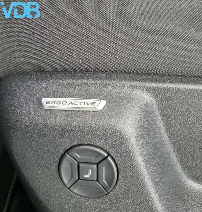 Vehicle Image 22