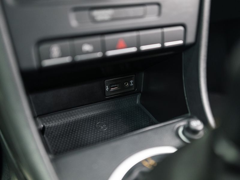 Vehicle Image 43