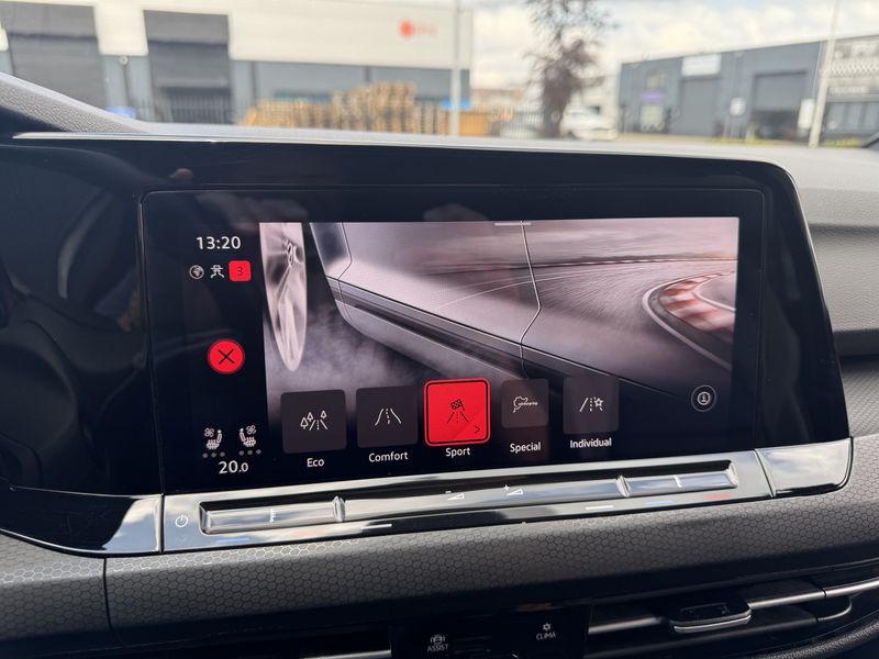 Vehicle Image 19