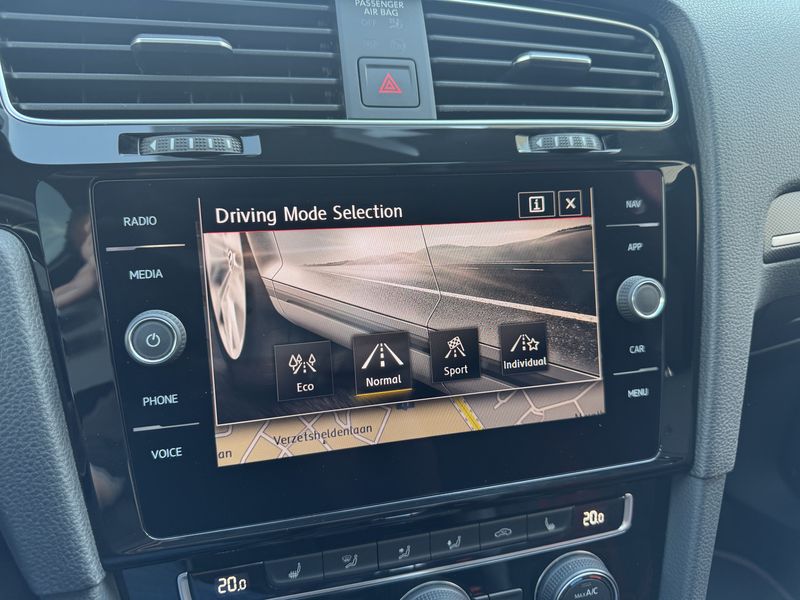 Vehicle Image 18