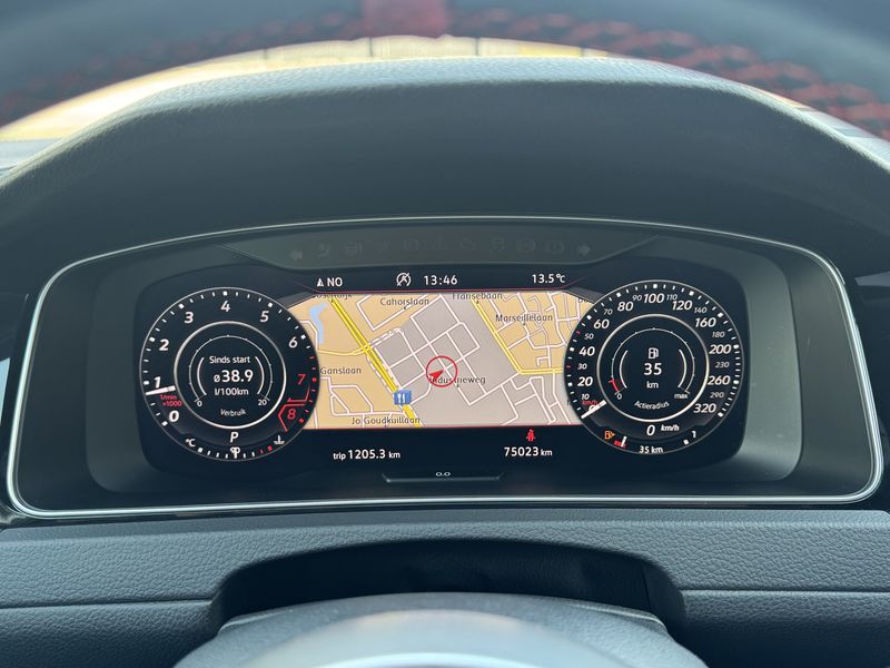 Vehicle Image 22