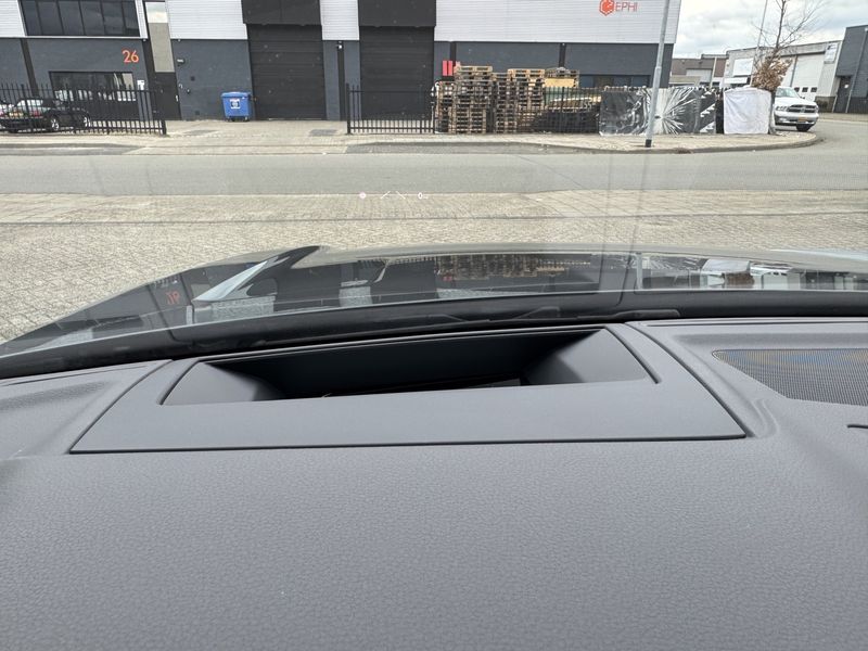 Vehicle Image 27