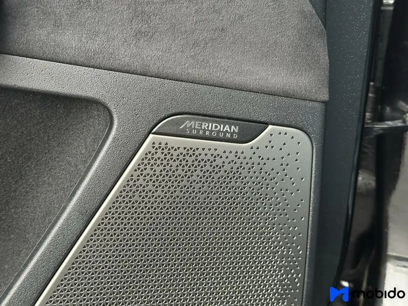 Vehicle Image 28
