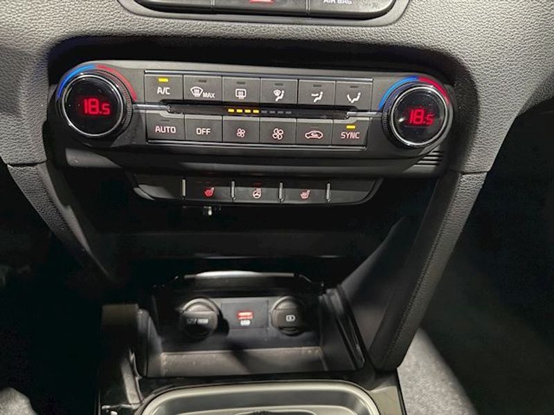 Vehicle Image 26