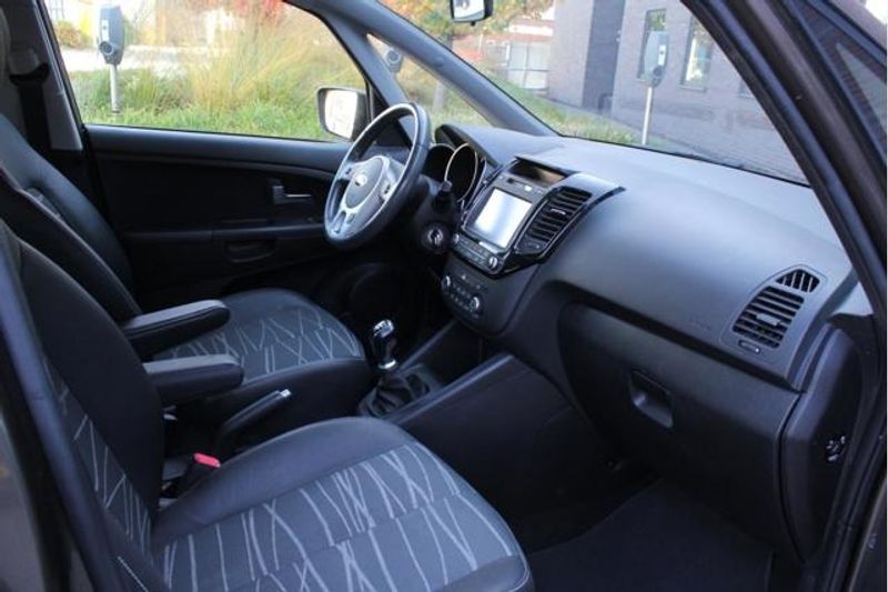 Vehicle Image 11