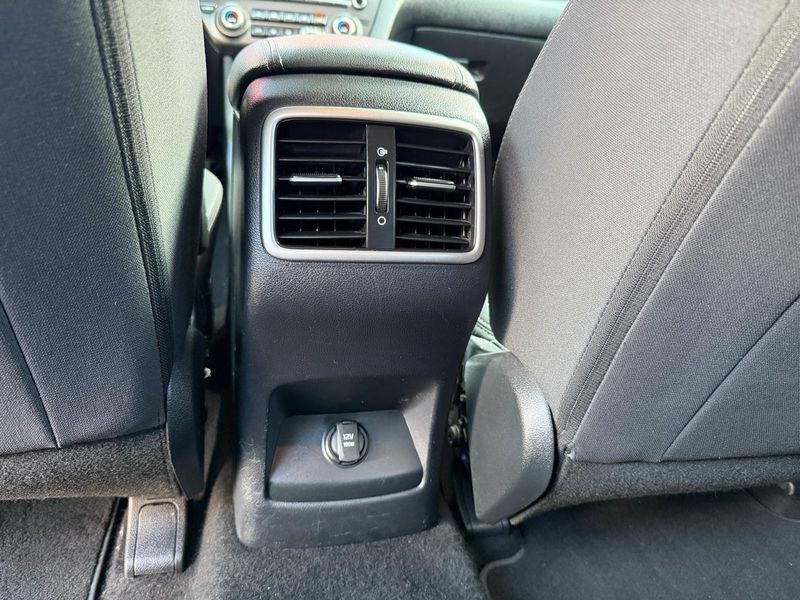 Vehicle Image 23