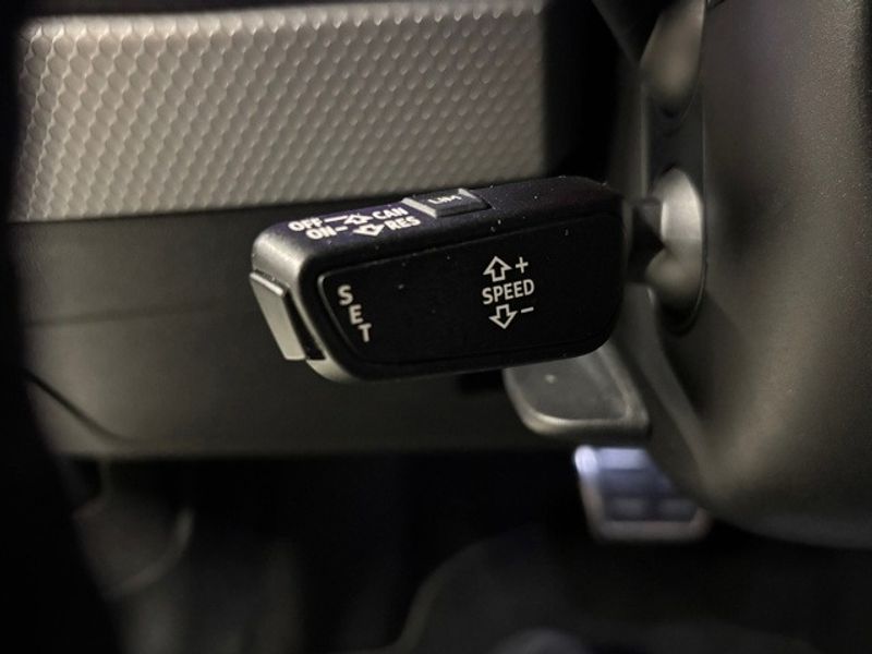 Vehicle Image 27