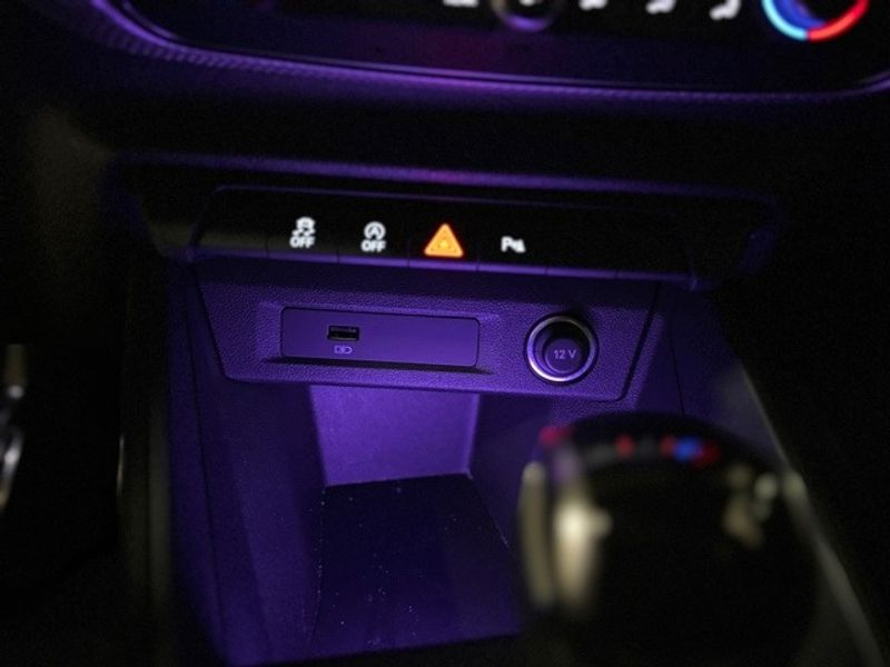 Vehicle Image 31