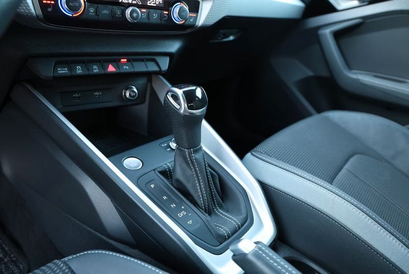 Vehicle Image 15