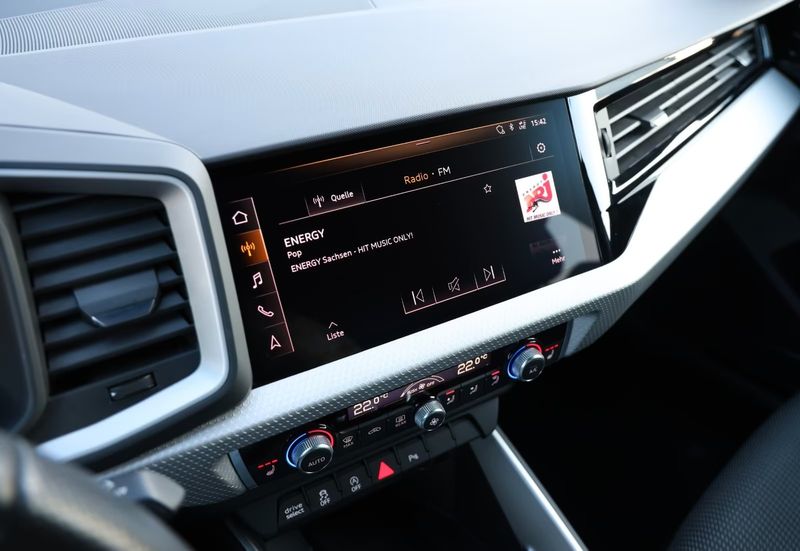 Vehicle Image 19