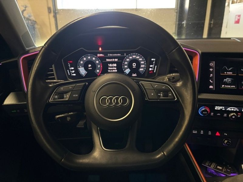 Vehicle Image 14