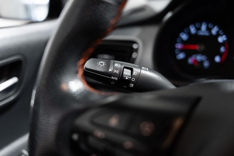 Vehicle Image 32
