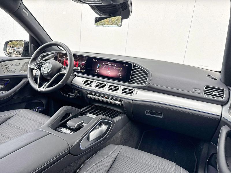 Vehicle Image 27