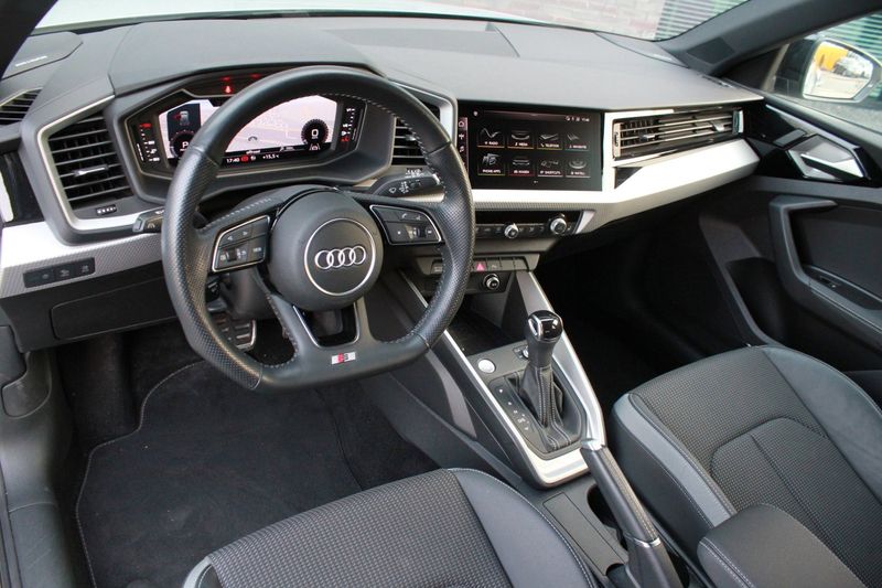 Vehicle Image 17