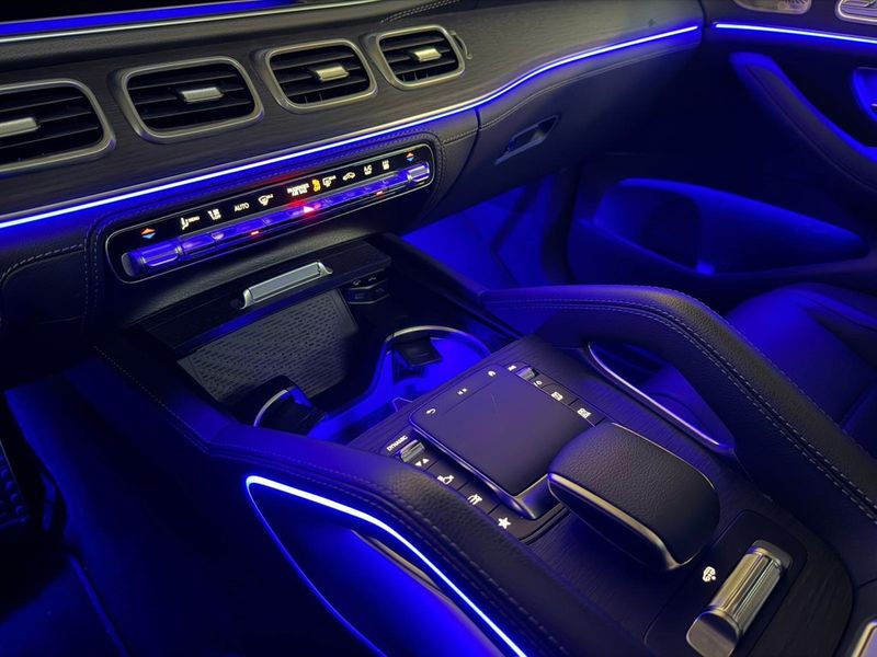 Vehicle Image 19