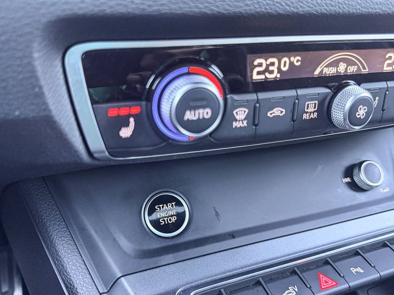 Vehicle Image 26