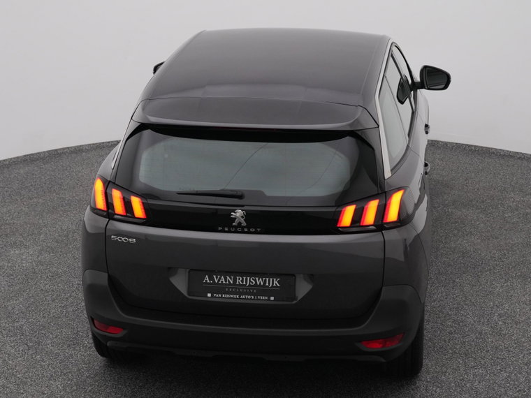 Vehicle Image 28