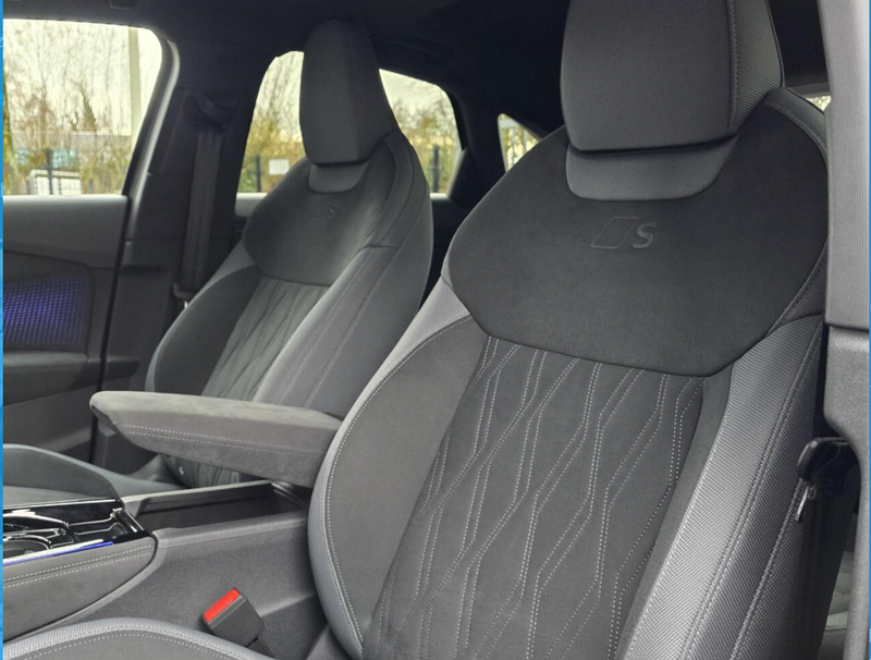 Vehicle Image 14