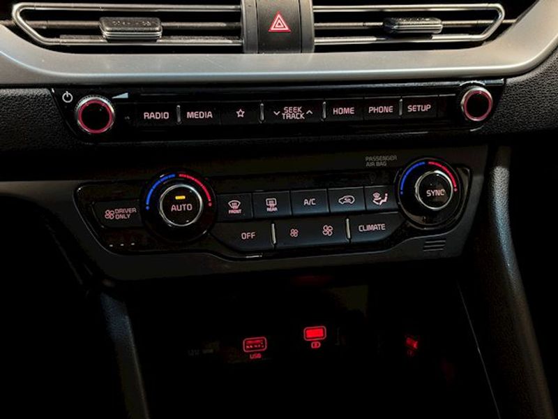 Vehicle Image 32